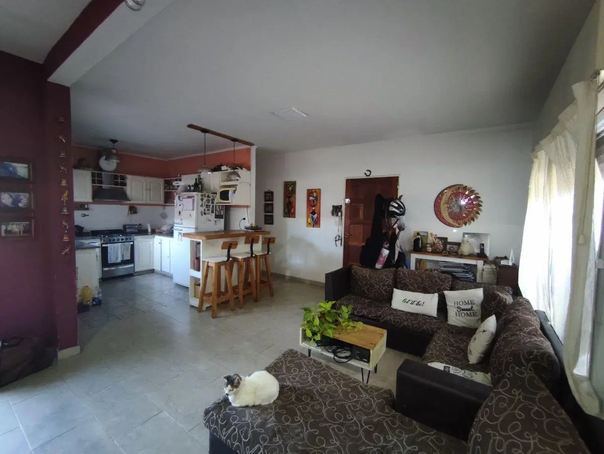 VENTA CASA 4 AMBIENTES CON PARQUE Y PILETA EN HUDSON BERAZATEGUI 4