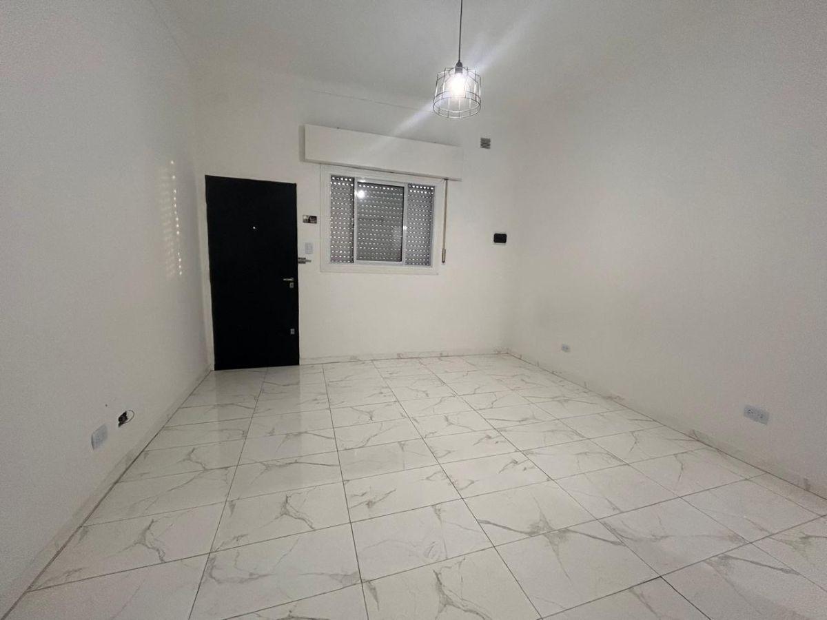 Foto de VENTA PH MONOAMBIENTE BERAZATEGUI, imagen 2