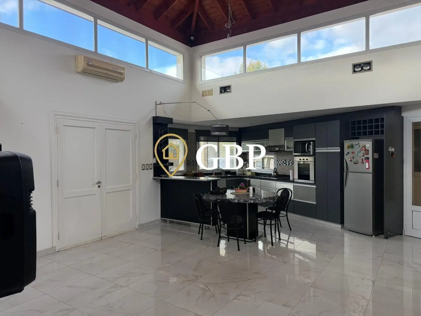 Casa en alquiler en Canning Barrio Malibu 5