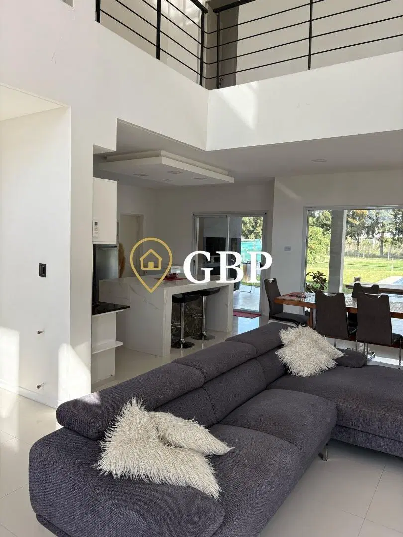 Casa en alquiler anual en Canning Barrio Cruz del Sur 3