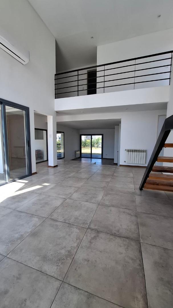Foto de Casa en alquiler Anual Canning Barrio Los Talas, imagen 1