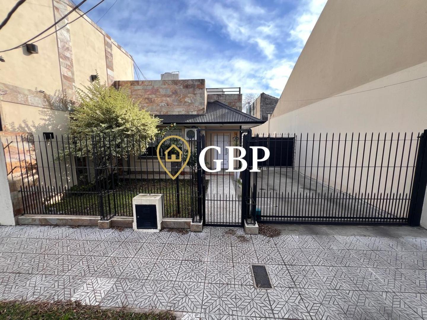 Foto de Casa en venta en Lomas de Zamora, imagen 1