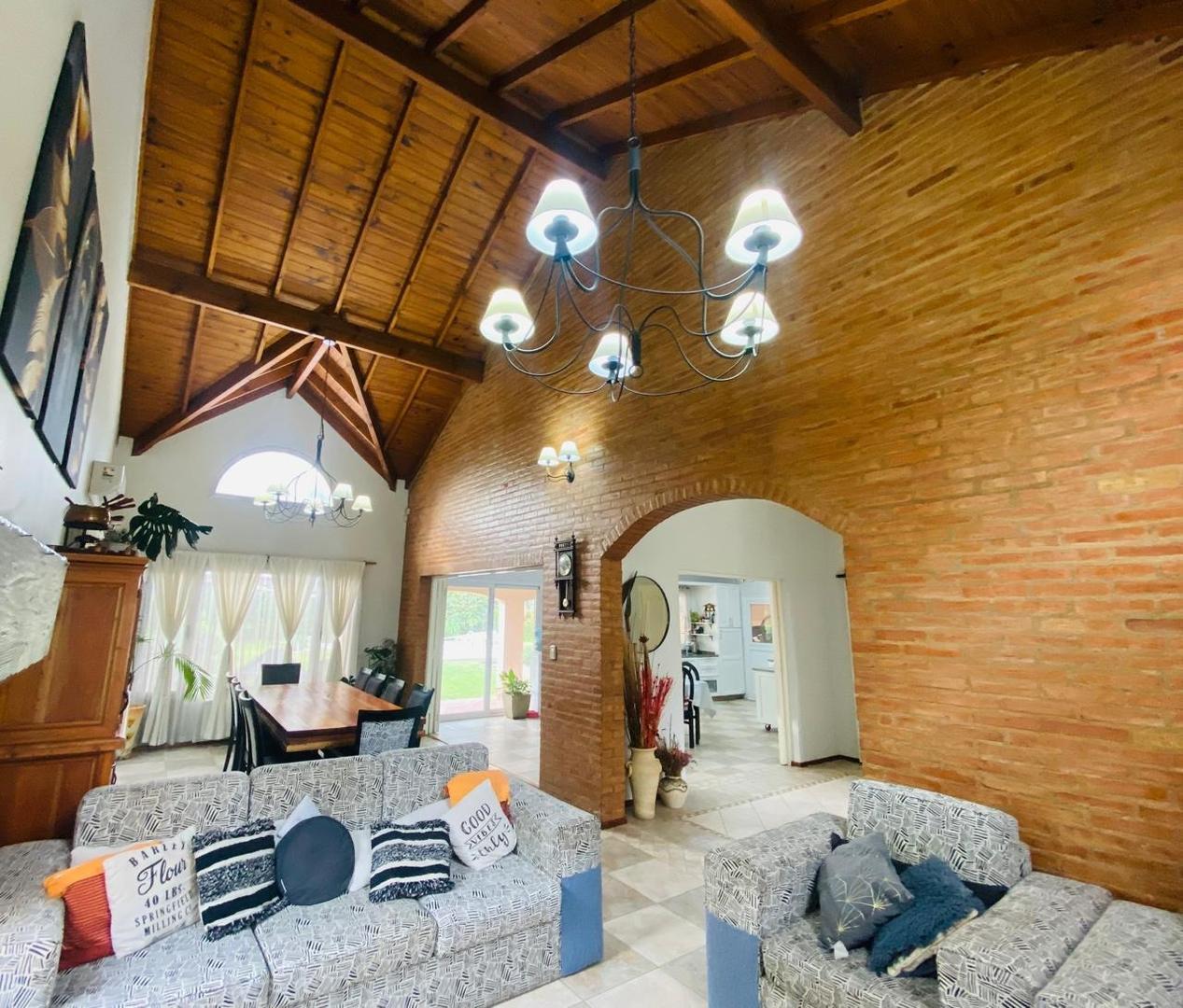 Foto de Casa en venta en Ezeiza en Barrio La Deseada, imagen 2