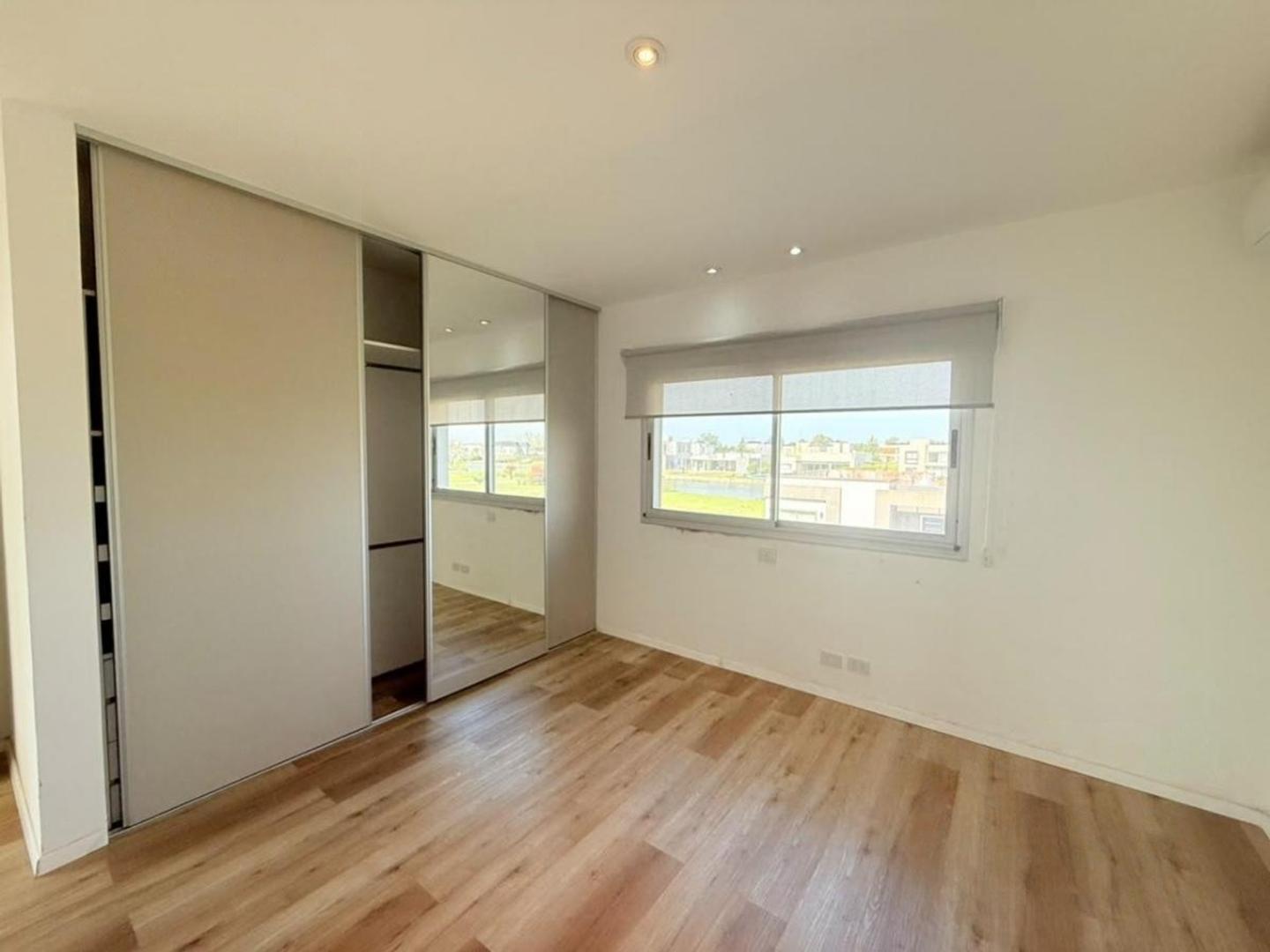 Foto de Casa en venta en Canning Barrio La Alameda, imagen 2