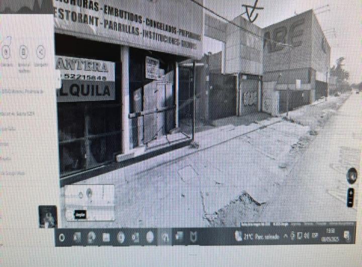 Local comercial con Deposito 1