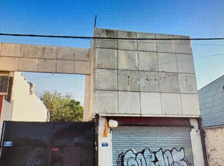 Local comercial con Deposito 3