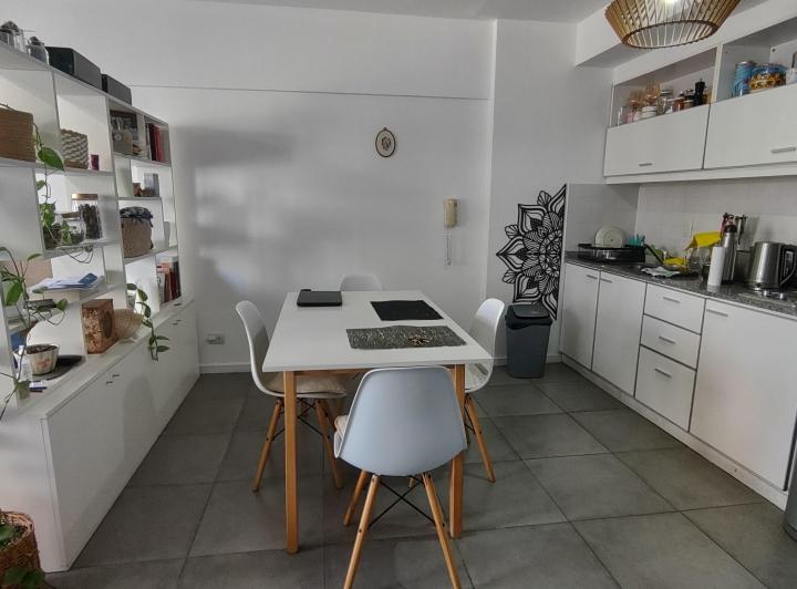 Monoambiente al frente impecable 4