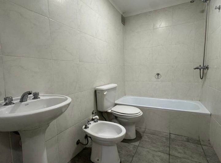Departamento en Alquiler – 3 Ambientes con Balcón y Cochera 4