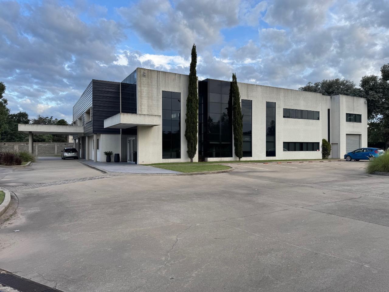 Edificio comercial en Alquiler