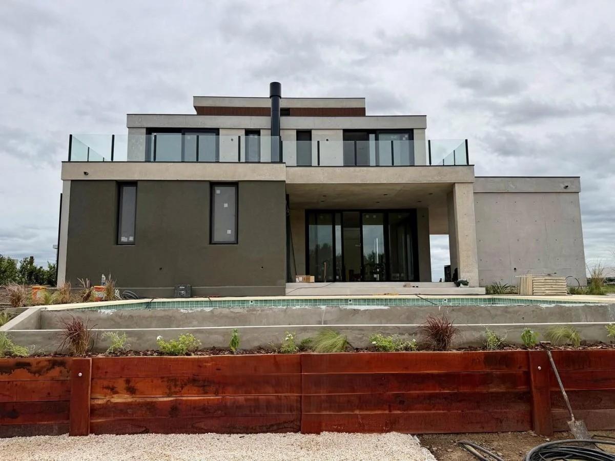 Casa a estrenar en venta en Los Puentes - Nordelta