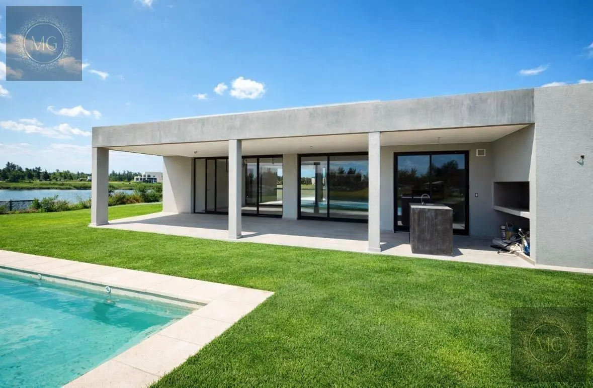 Casa en venta en El Naudir al Rio 4