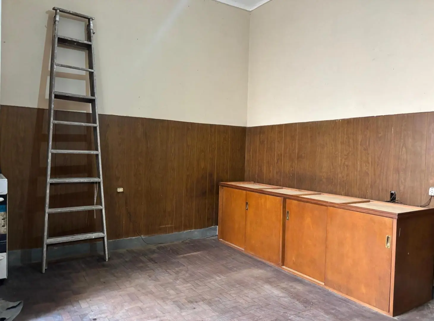 Oportunidad Dpto de pasillo a reciclar, patio y terraza. 3