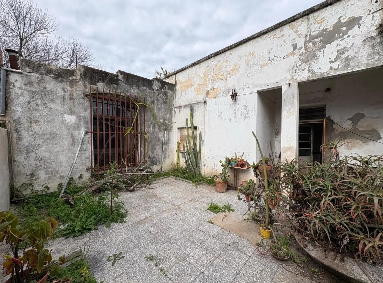 Casa a reciclar en Alberdi 2