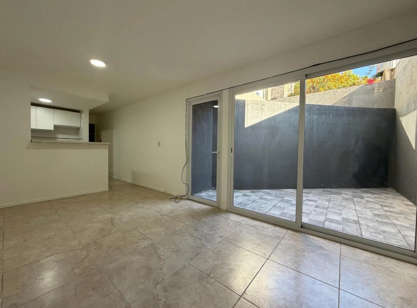 Venta Monoambiente con patio 2