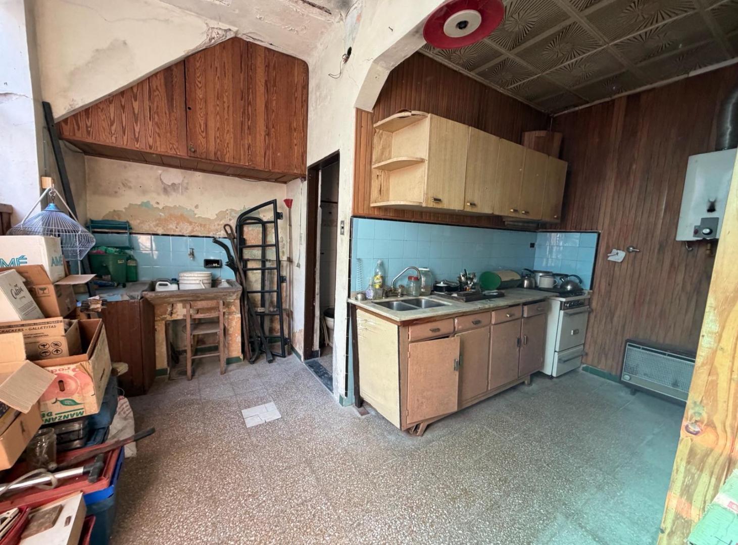Foto de Venta Casa de pasillo a reciclar, NO PH., imagen 3