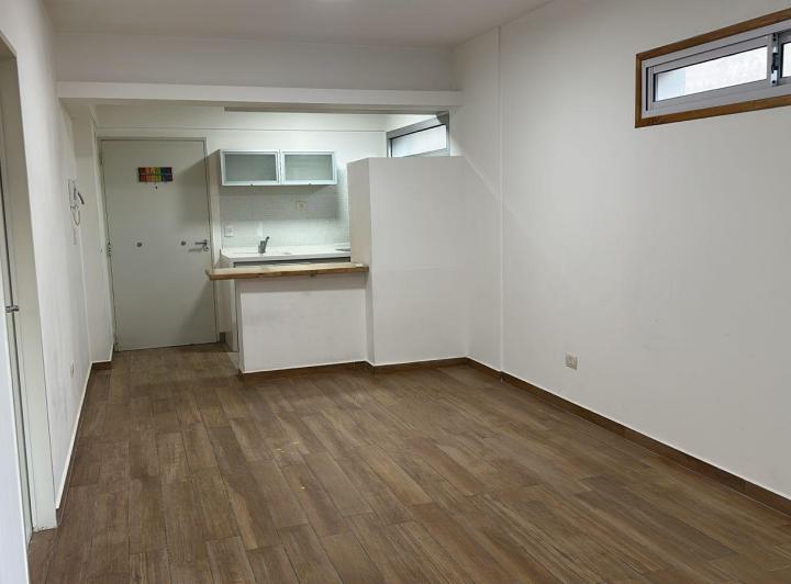 Hermoso departamento de 1 ambiente y medio en L en Las Cañitas 1
