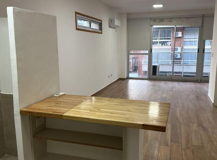 Hermoso departamento de 1 ambiente y medio en L en Las Cañitas 2
