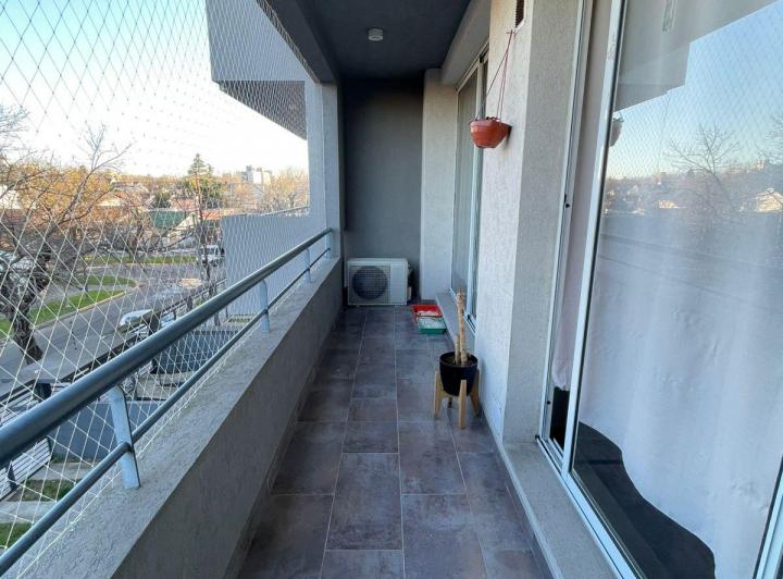 Departamento de dos ambientes con balcón Monte grande 4