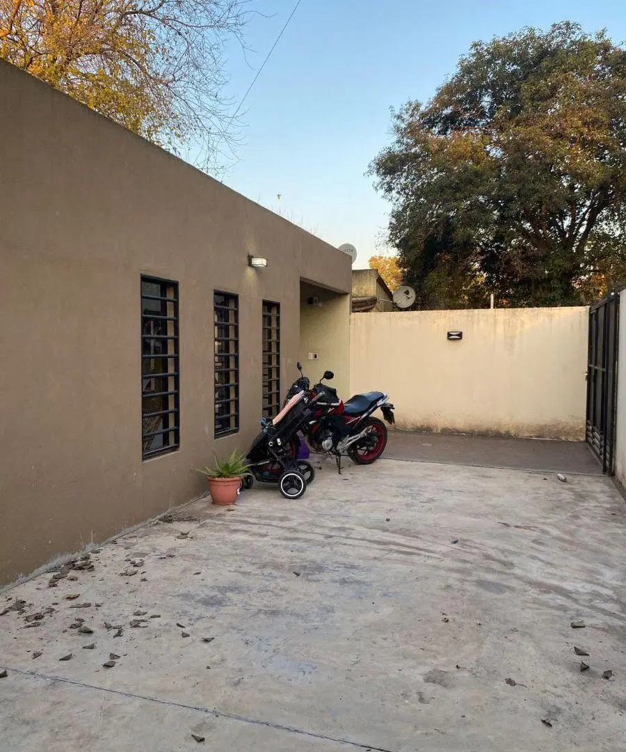 Casa minimalista de 100 mts A ESTRENAR en Moreno Norte, excelente accesibilidad!! 1