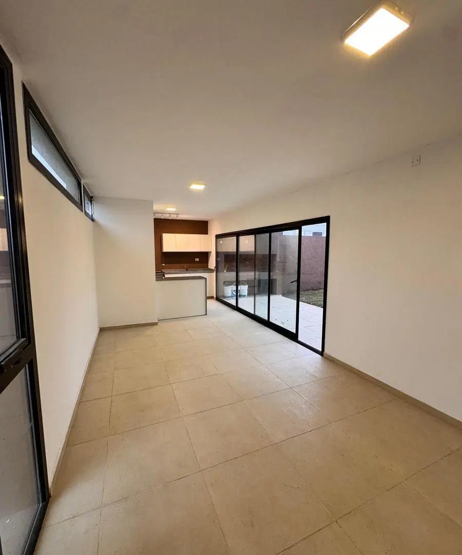 VENTA CASA DOCTA 3 DORMITORIOS DOCTA CENTRAL FRENTE COLEGIO MARZO 2026 1