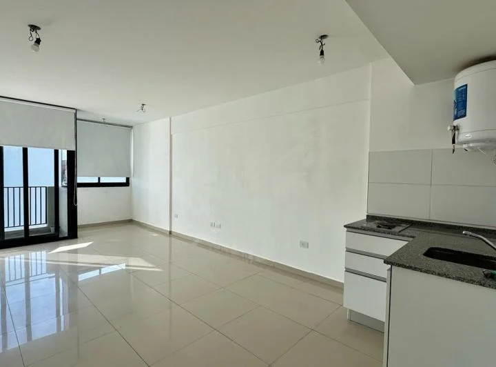 ALQUILER MONOAMBIENTE AMPLIO CON BALCON EN SAN CRISTOBAL 4