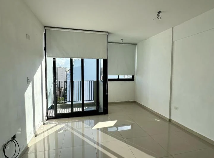 ALQUILER MONOAMBIENTE AMPLIO CON BALCON EN SAN CRISTOBAL 2