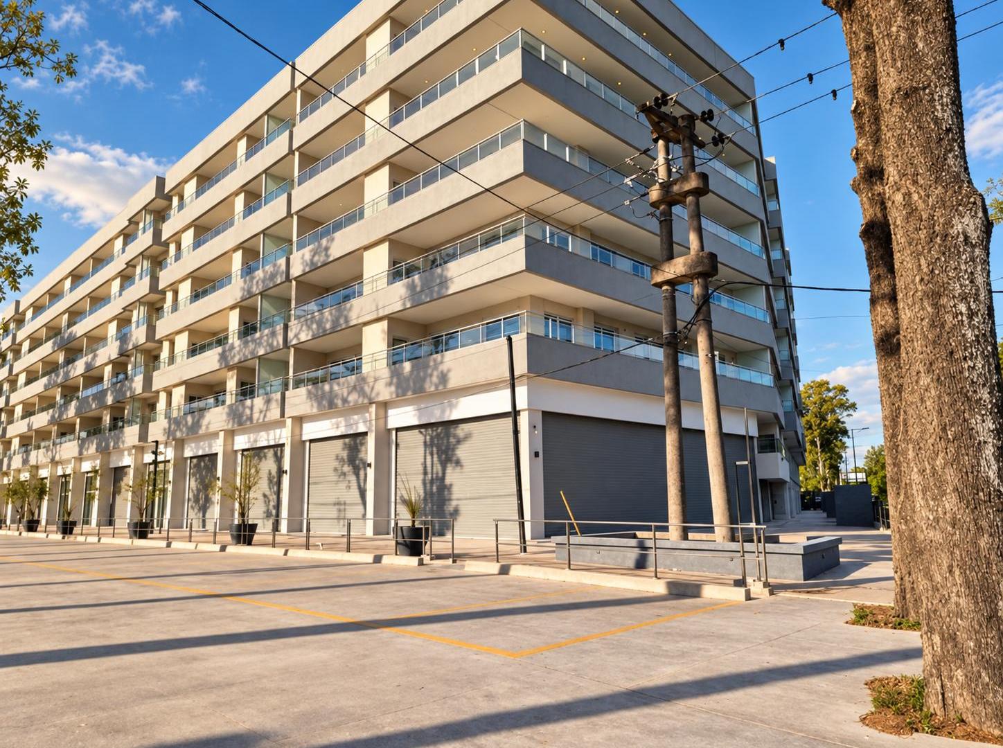 Foto de Local comercial en esquina en alquiler en Canning Center | 323 m² y 30, imagen 1