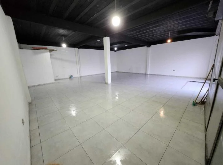 OPORTUNIDAD! LOCAL EN ALQUILER! EXCELENTE ESQUINA EN CANNING CON POTENCIAL COMERCIAL. , Esteban Eche 4