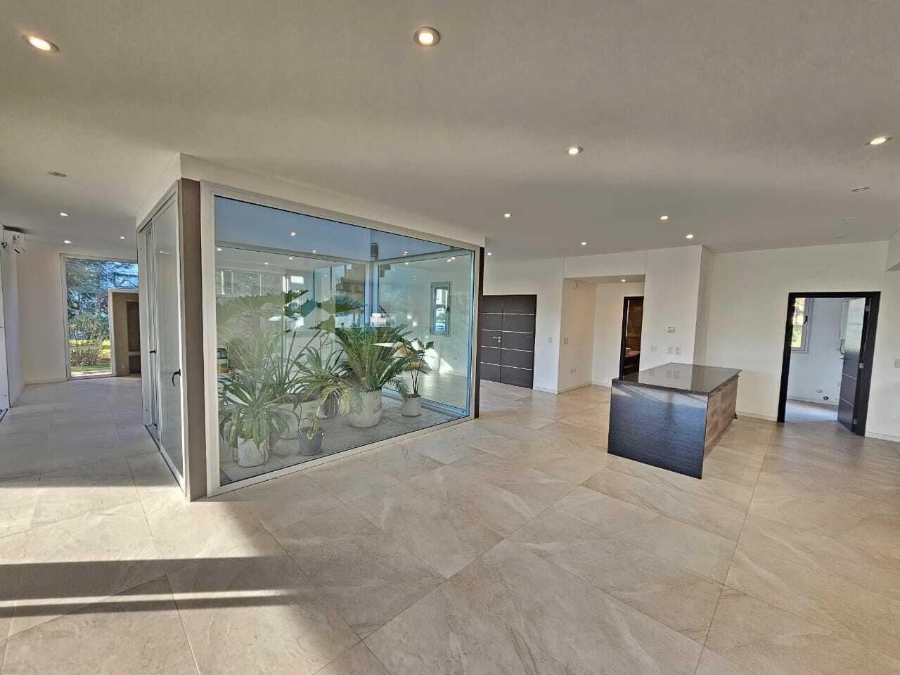 Foto de Casa en Alquiler en Saint Thomas Oeste, Esteban Echeverría, G.B.A. Zona, imagen 4