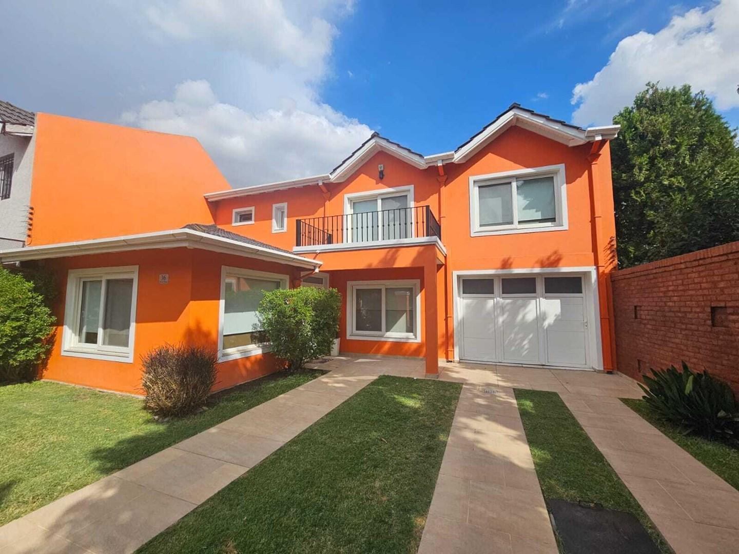 Casa Chalet  en Venta en Monte Grande, Esteban Echeverría, G.B.A. Zona Sur