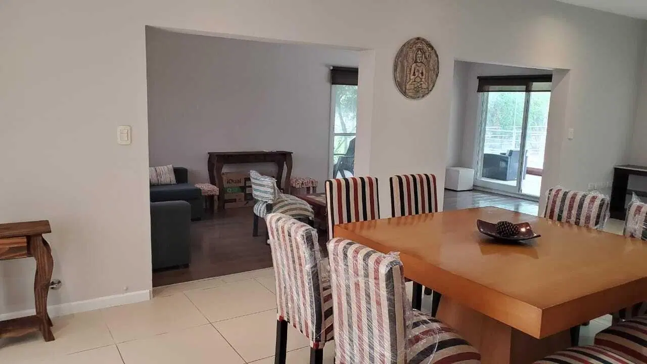 OPORTUNIDAD! Casa  en VENTA en Barrio Malibú, Guernica, Presidente Perón 8