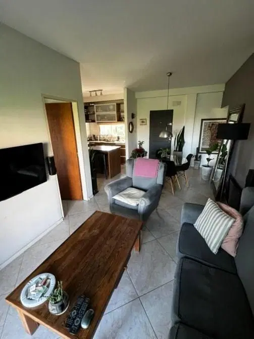 Departamento en venta! 3 ambientes! 2 dormitorios.Lavadero. Cochera incluida. MONTE GRANDE. 5