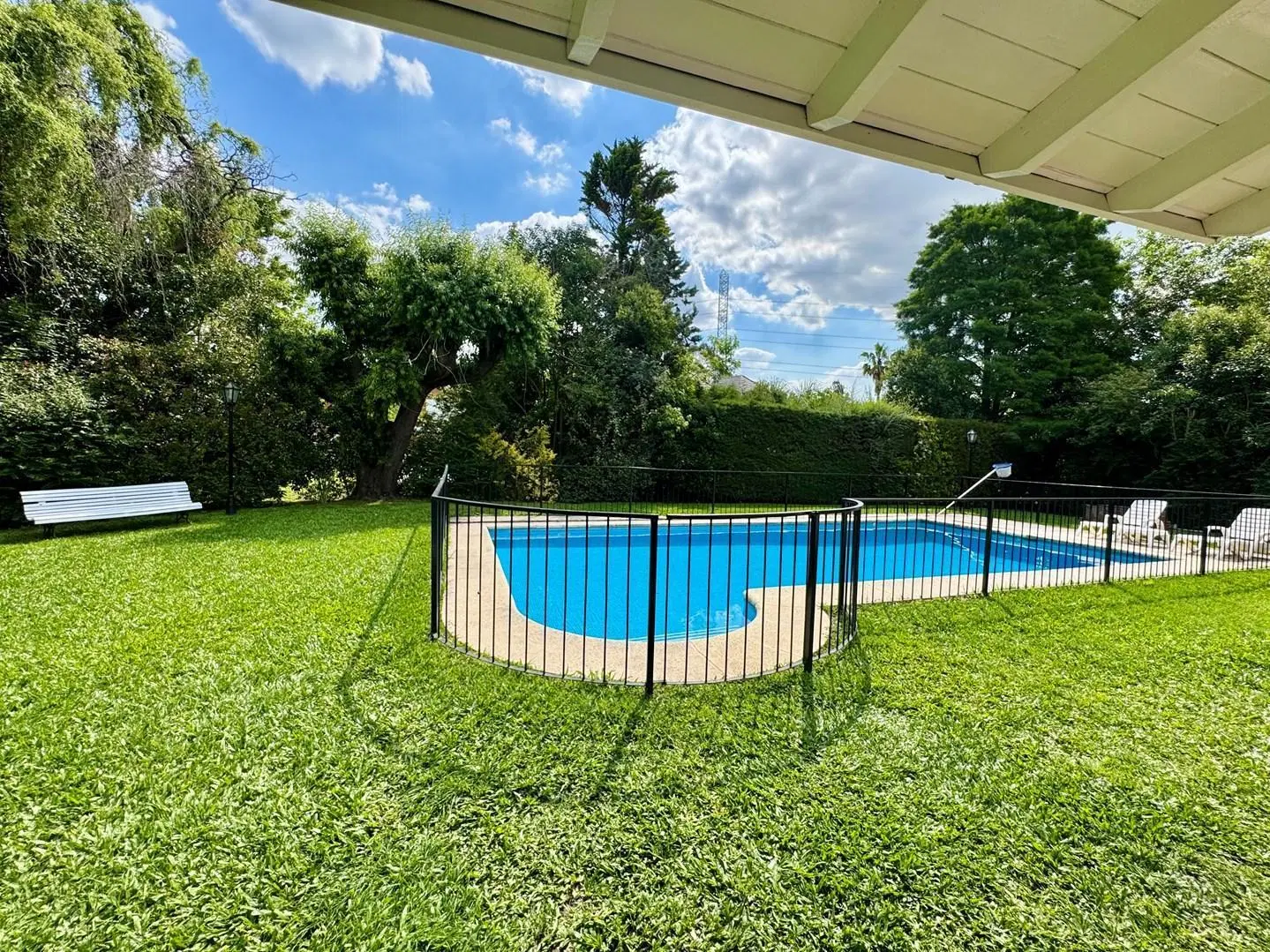 CASA EN VENTA! APTO CRÉDITO! CANNING - 3 dormitorios. Piscina. Barrio Privado Solar de Bosque. en Ez 5
