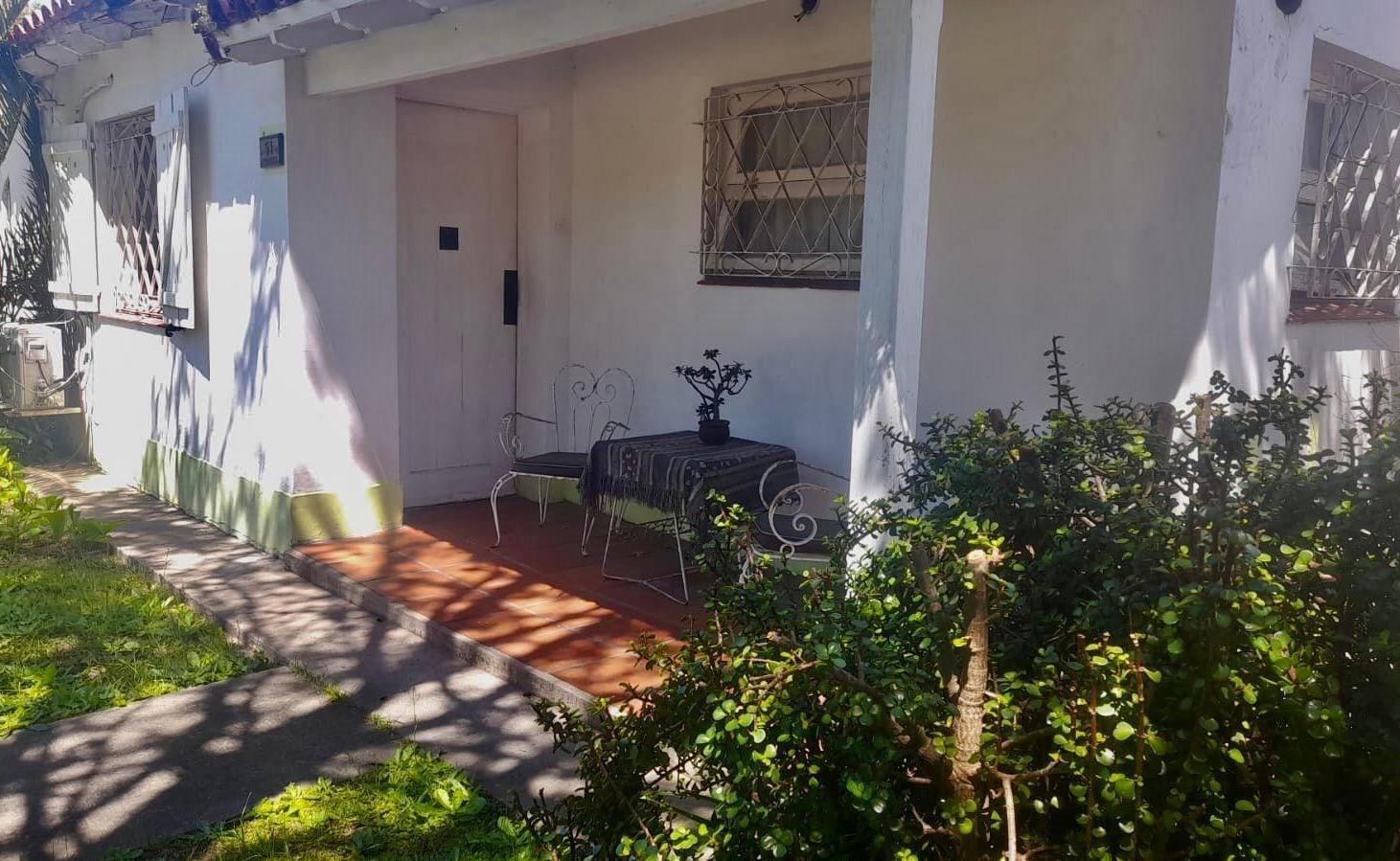 Foto de CASA EN VENTA EN BARRIO UNO! EZEIZA! 2 Dormitotios! PILETA - Barrio, imagen 1