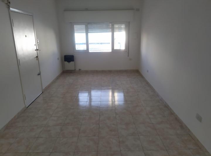 ALQUILER DE DPTO 2 DORMITORIOS B° JUNIOR MAS OFICINA CON ENTRADA INDEPENDIENTE!! 5