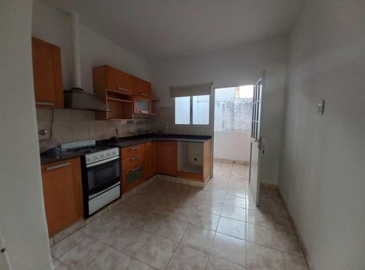 ALQUILER DE DPTO 2 DORMITORIOS B° JUNIOR MAS OFICINA CON ENTRADA INDEPENDIENTE!! 1