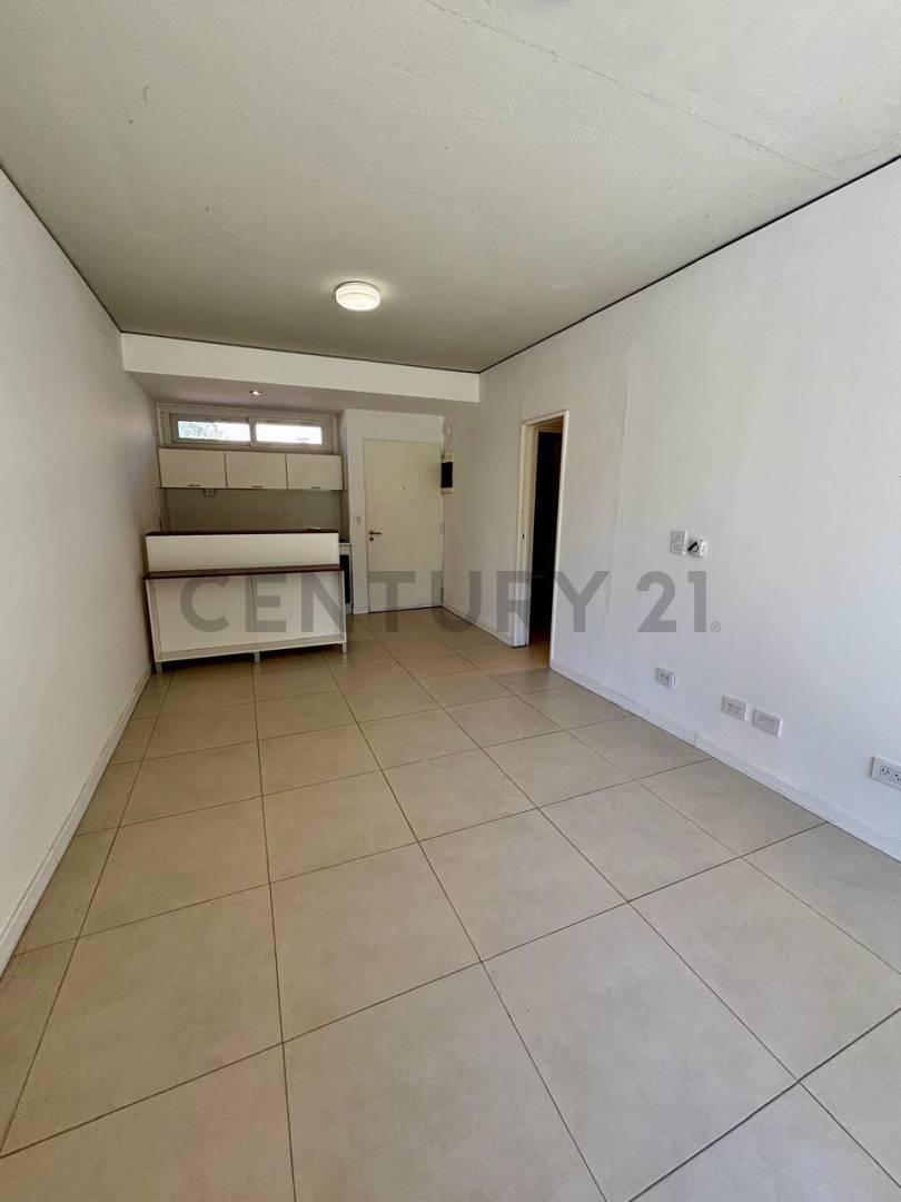 Foto de Venta de monoambiente con espacio verde, La Nazarena, Pilar, imagen 1