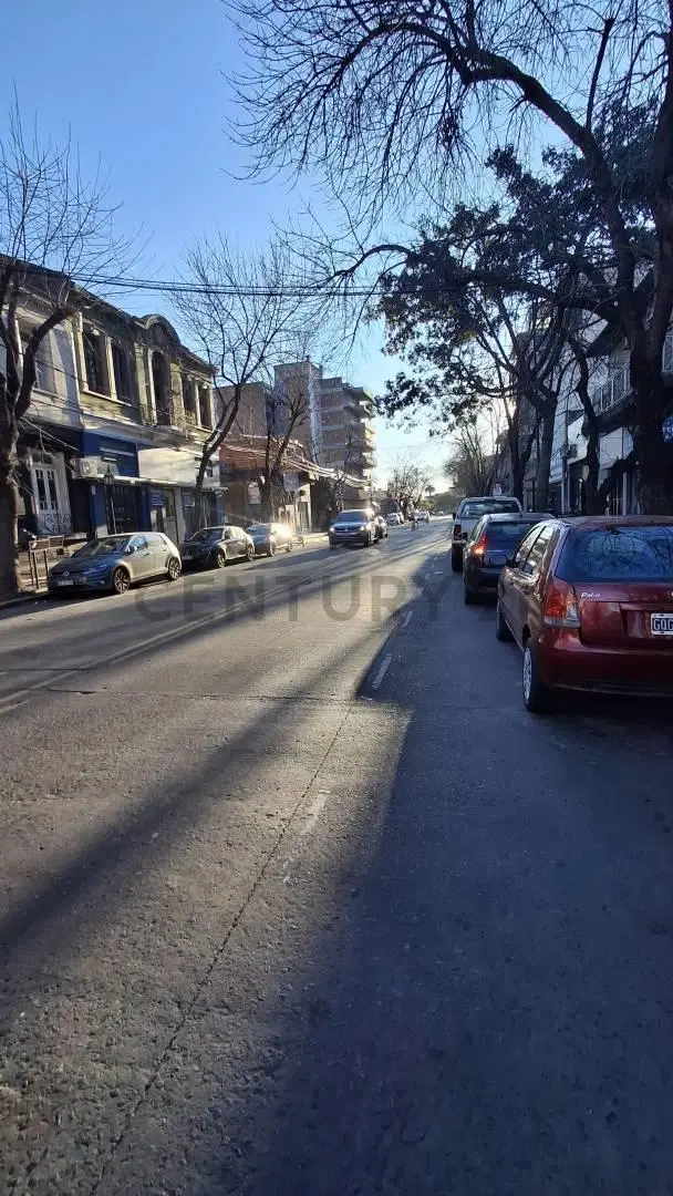 VENTA LOCAL COMERCIAL CON DPTO 3 AMB SOBRE AVENIDA ITALIA 2