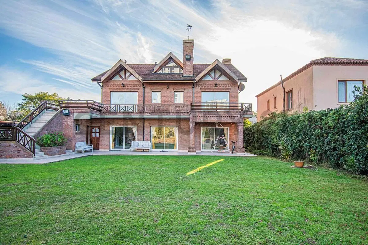 VENTA DE CASA CON AMARRA PROPIA Y SALIDA AL RIO - BARRIO SANTA MARIA DE TIGRE, TIGRE 2
