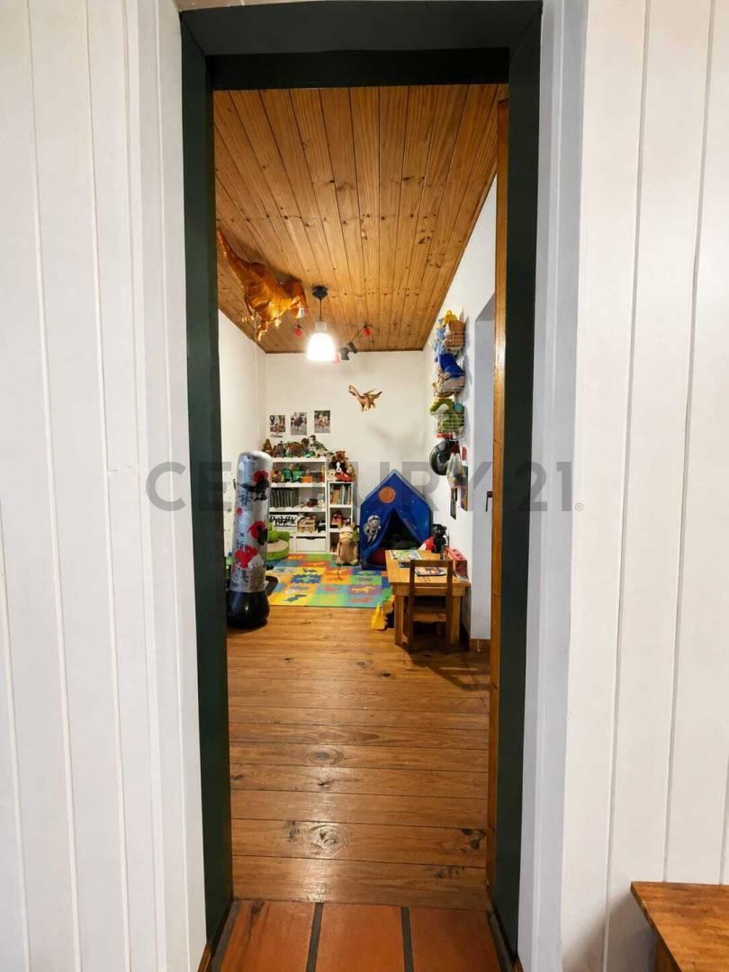 Foto de Venta de casa 2 ambientes con galería y parque con parrila, Villa, imagen 4