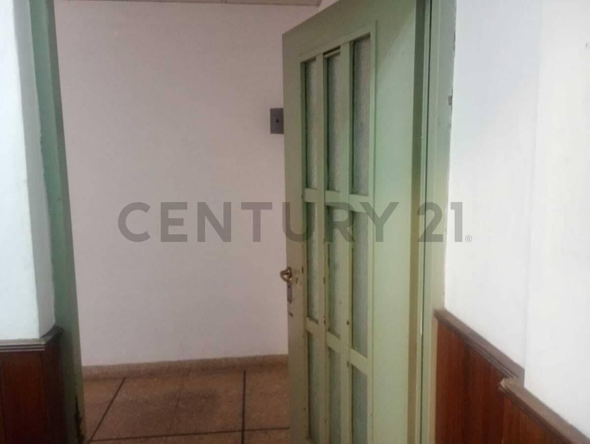 Foto de 200 M2 DE OFICINAS CON RECEP.2 BAÑOS-COCINA-RECEPCIÒN-100M2 DE, imagen 2