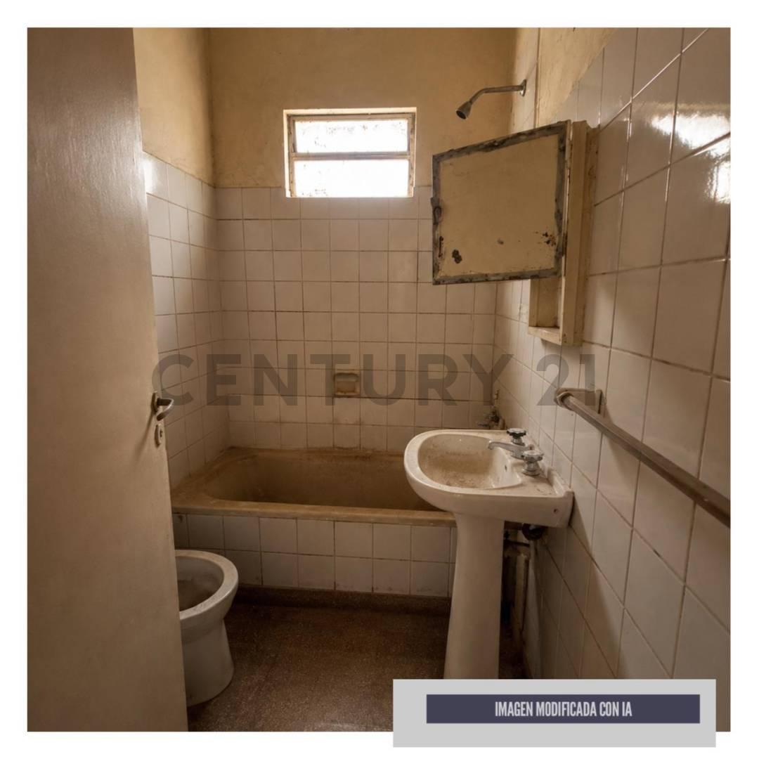 Foto de VENTA DEPARTAMENTO DE 2 AMBIENTES A RECICLAR CON PATIO PROPIO- VILLA, imagen 3