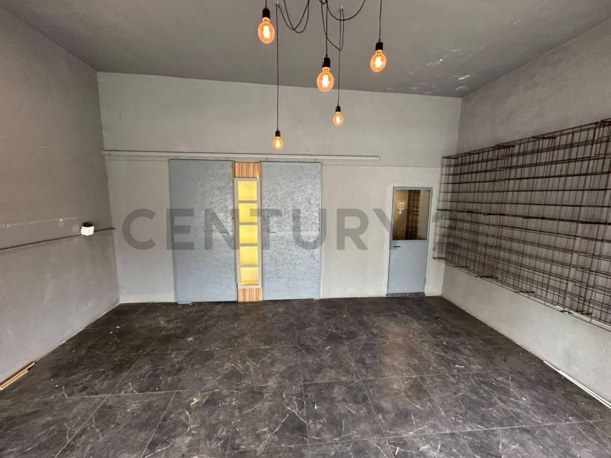 Foto de ALQUILER - LOCAL COMERCIAL - SAAVEDRA, imagen 3