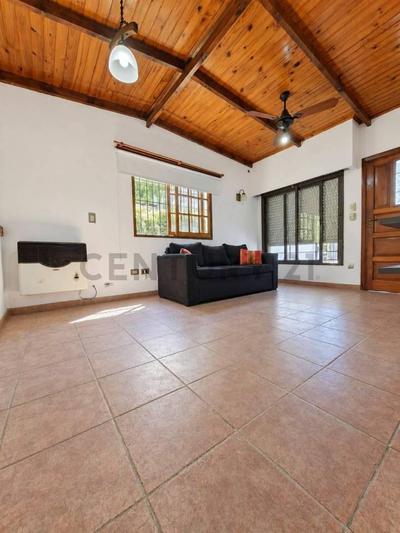 Foto de Venta de casa 3 ambientes con departamento independiente y amplio, imagen 2