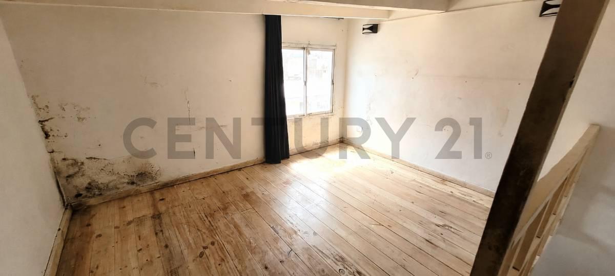 Foto de Venta PH 3 ambientes a reciclar con terraza y entrepiso, imagen 2