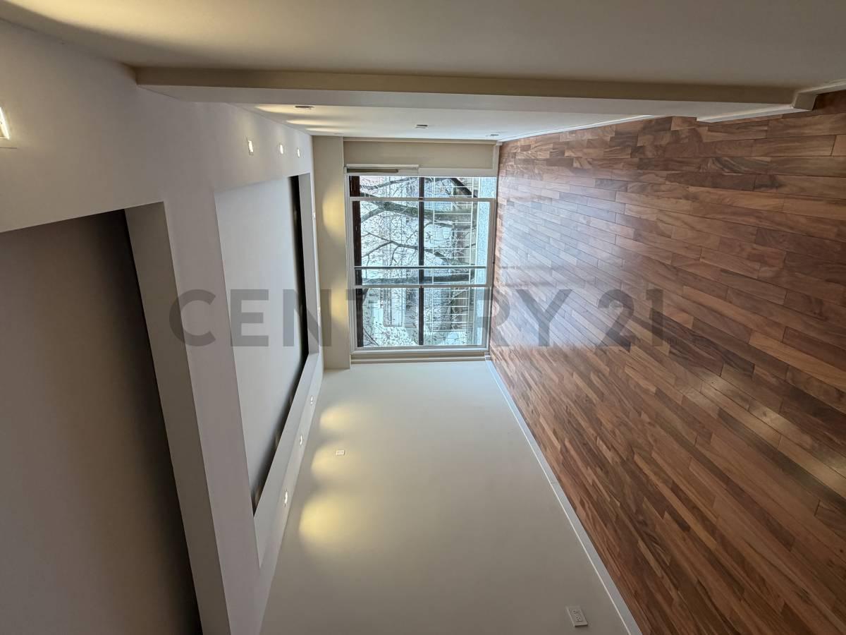 Foto de Venta Departamento Las Cañitas 4 amb + hab de servicio + balcon al, imagen 2