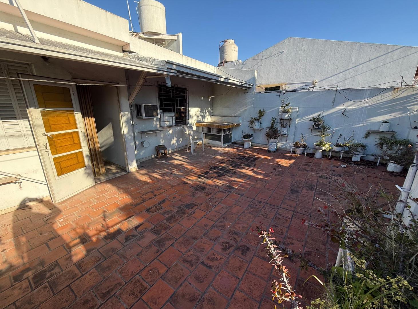 Foto de Venta PH tipo casa con cochera, patio, terraza y sin expensas, imagen 2