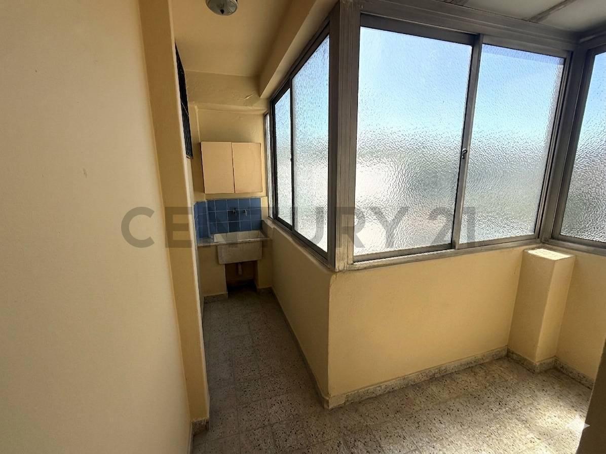 Foto de Venta departamento 3 ambientes amplio con balcón, imagen 4