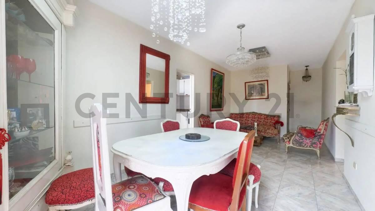 Foto de VENTA DEPARTAMENTO 4amb BARRACAS Piso Alto, imagen 5
