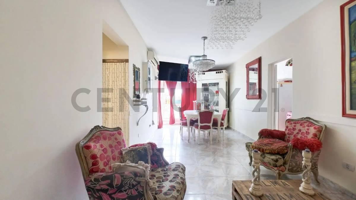 Foto de VENTA DEPARTAMENTO 4amb BARRACAS Piso Alto, imagen 3
